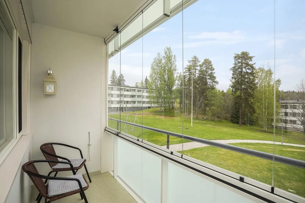 Rõdu - Spacious Triplex with Balcony in Kivimaan