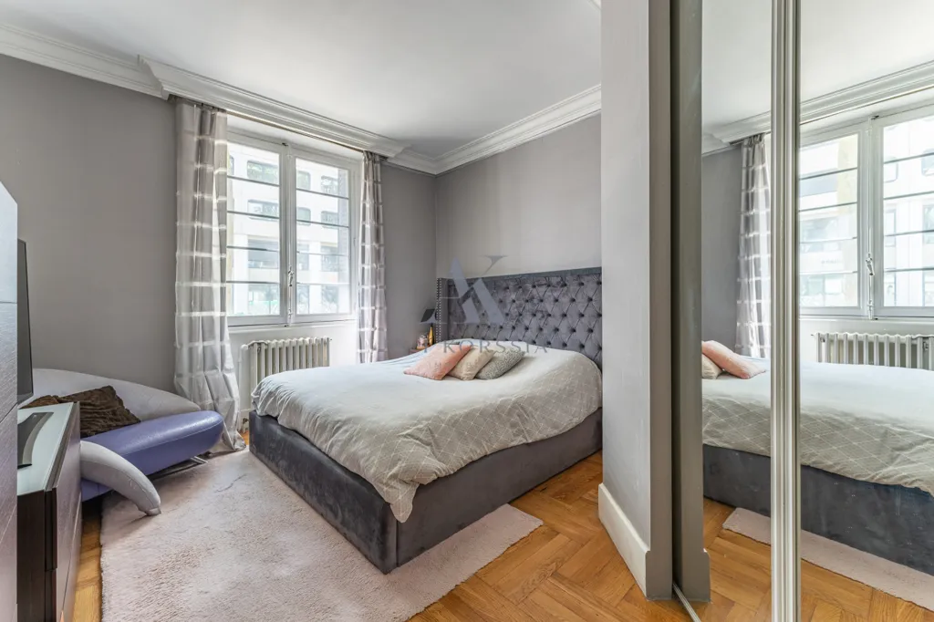 Chambres - Appartement avec parquet ancien et vue parc à Lyon
