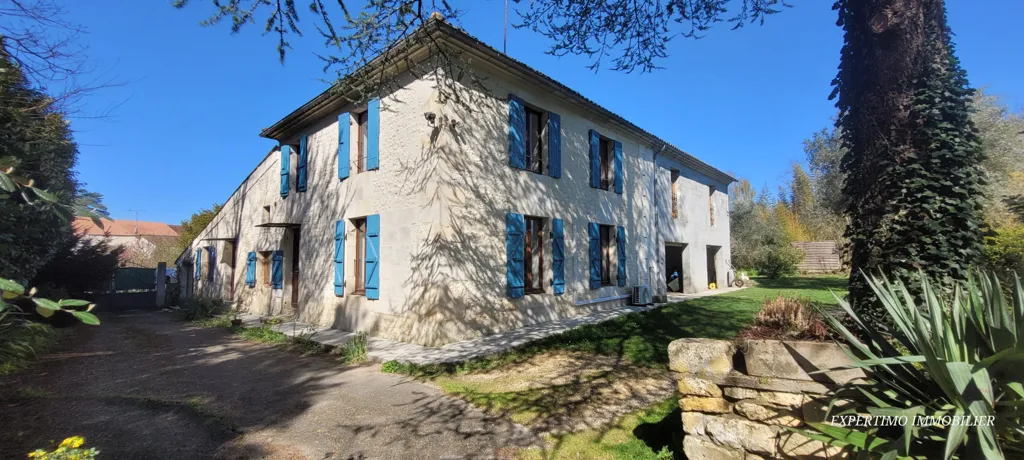 Charentaise House with Garden in Plassac