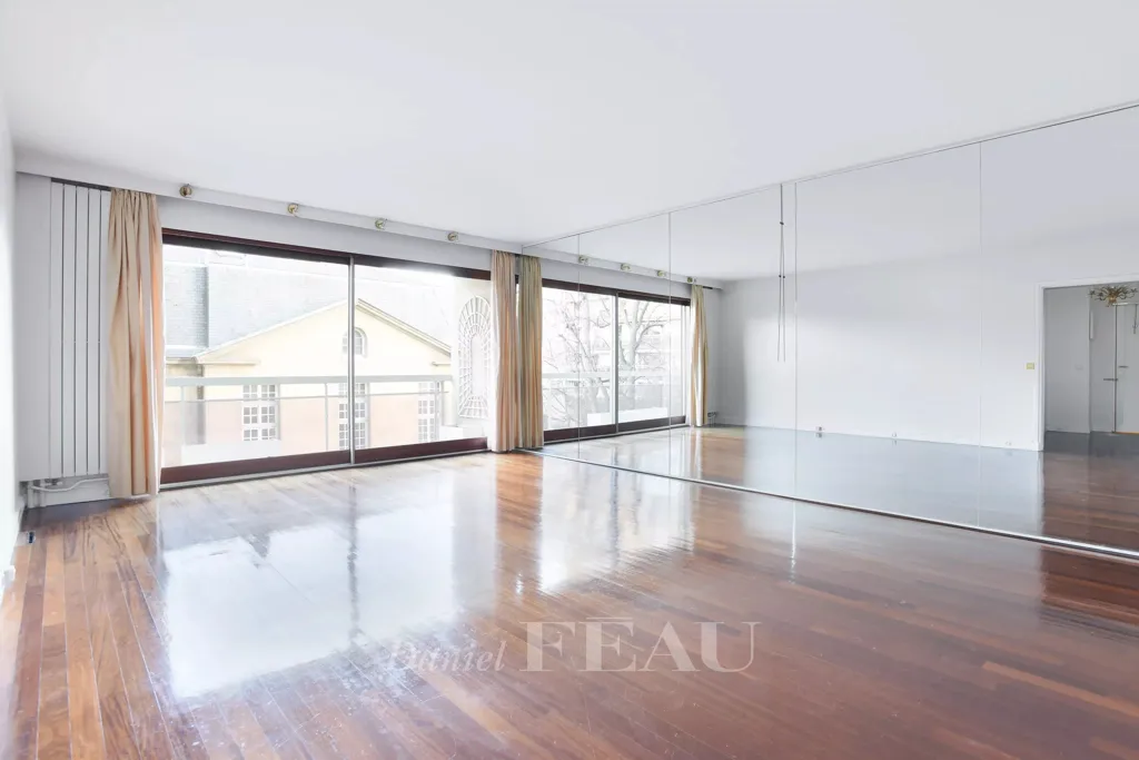 Elutuba - Flat with Balconies in Neuilly sur Seine
