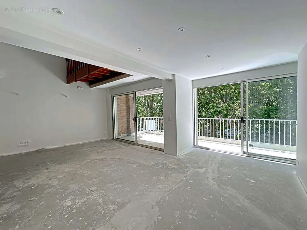 Soggiorno - Duplex Apartment with Three Terraces in Toulouse