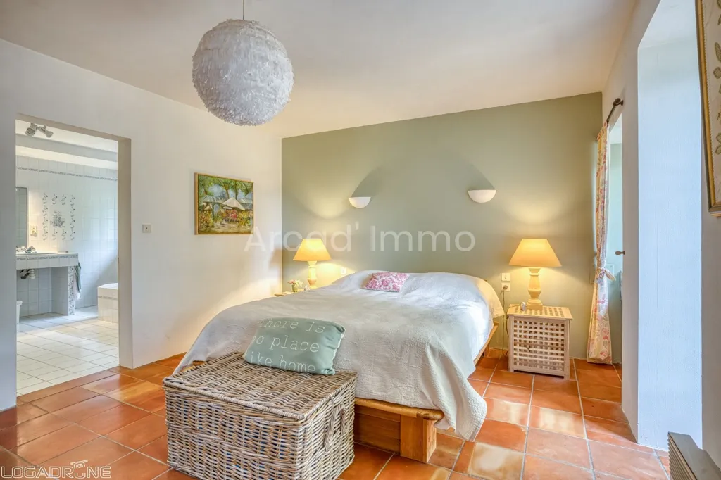 Chambres - Maison avec Piscine et Vue sur la Vallée à Eymet