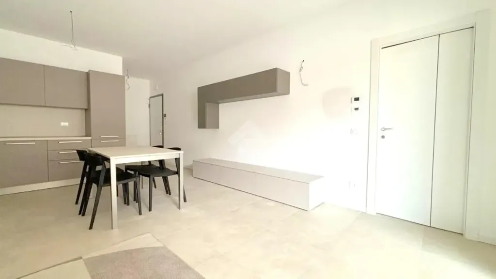 Salle à manger - New Triplex with Garden in Carpenedolo