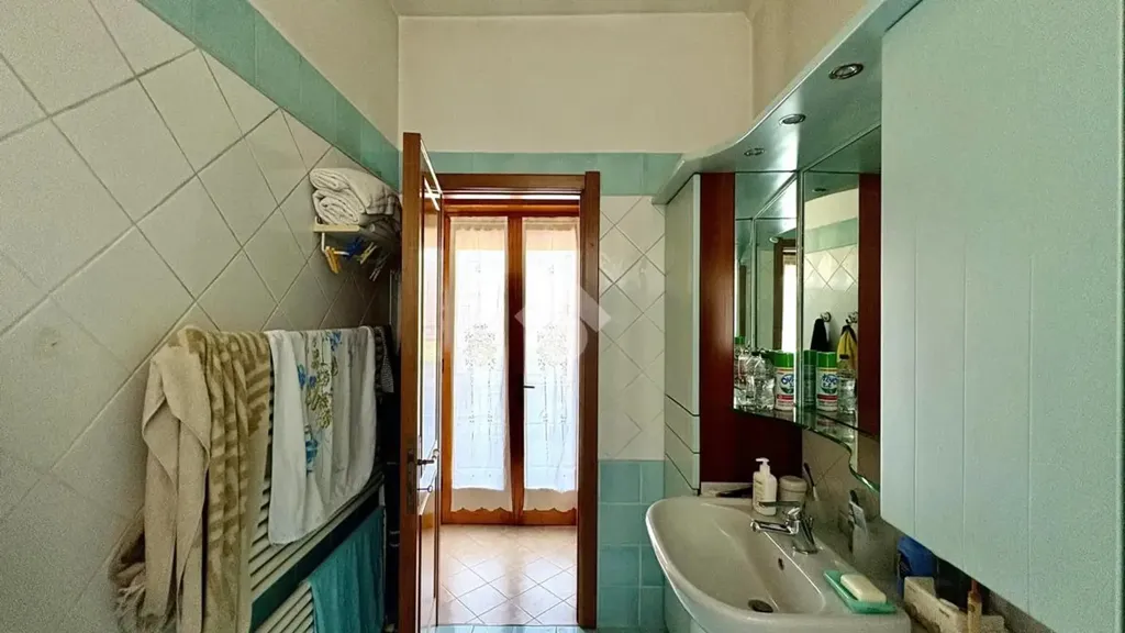 Salles de bain - Central Bifamily Villa with Terrace in Adro