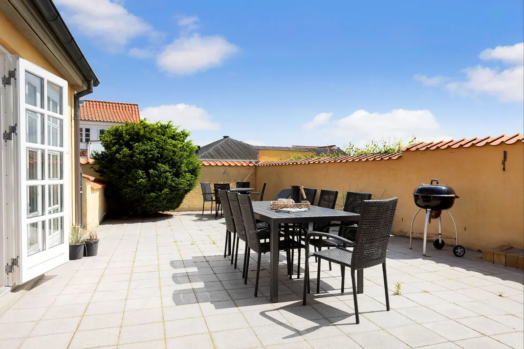 Terrasse - Villa with Seafront Access in Løkken