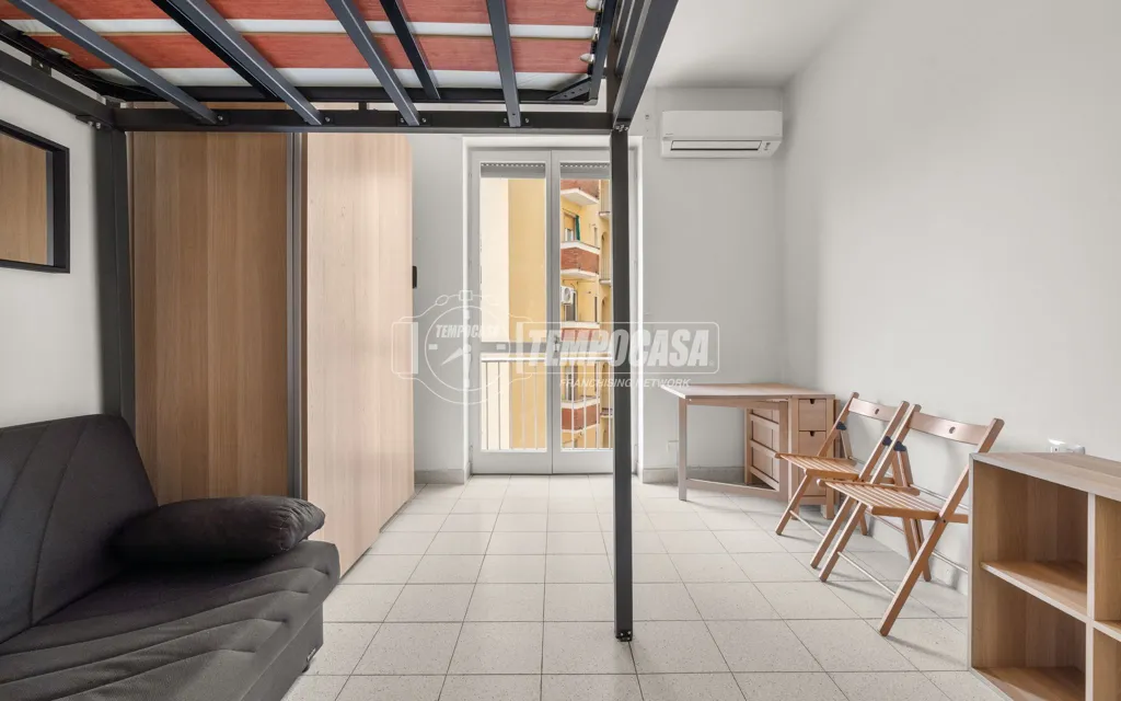 Magamistoad - Spacious Studio with Balcony in Milan