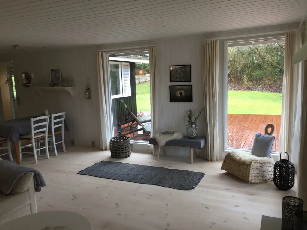 Elutuba - Modern House with Terrace in Coastal Area