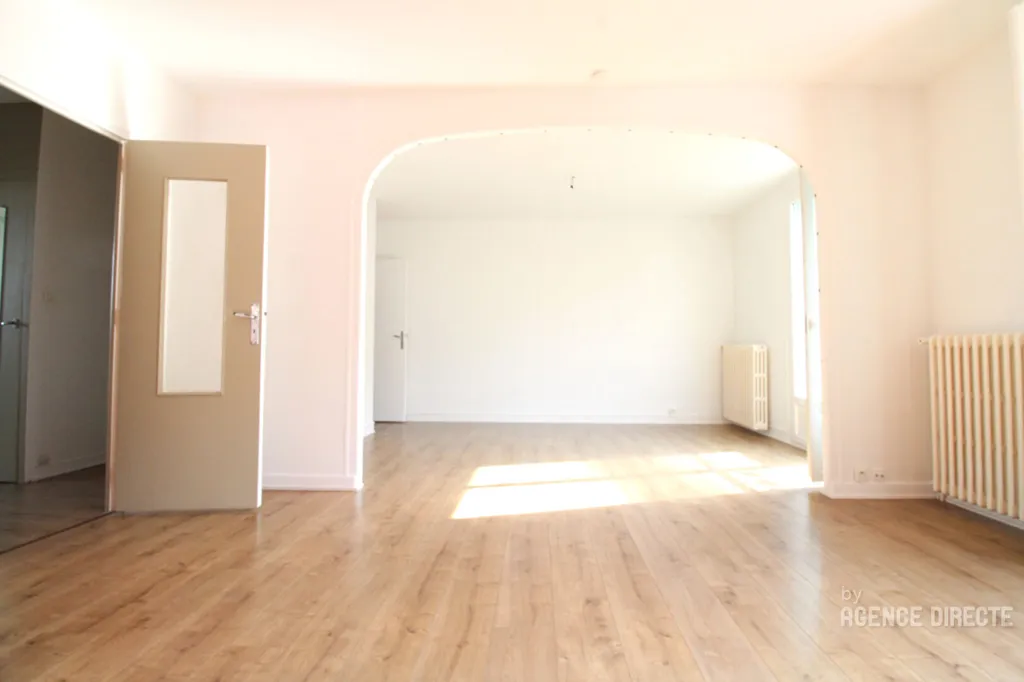 Elutuba - Apartment with Garage in Moulin du Comte, Rennes