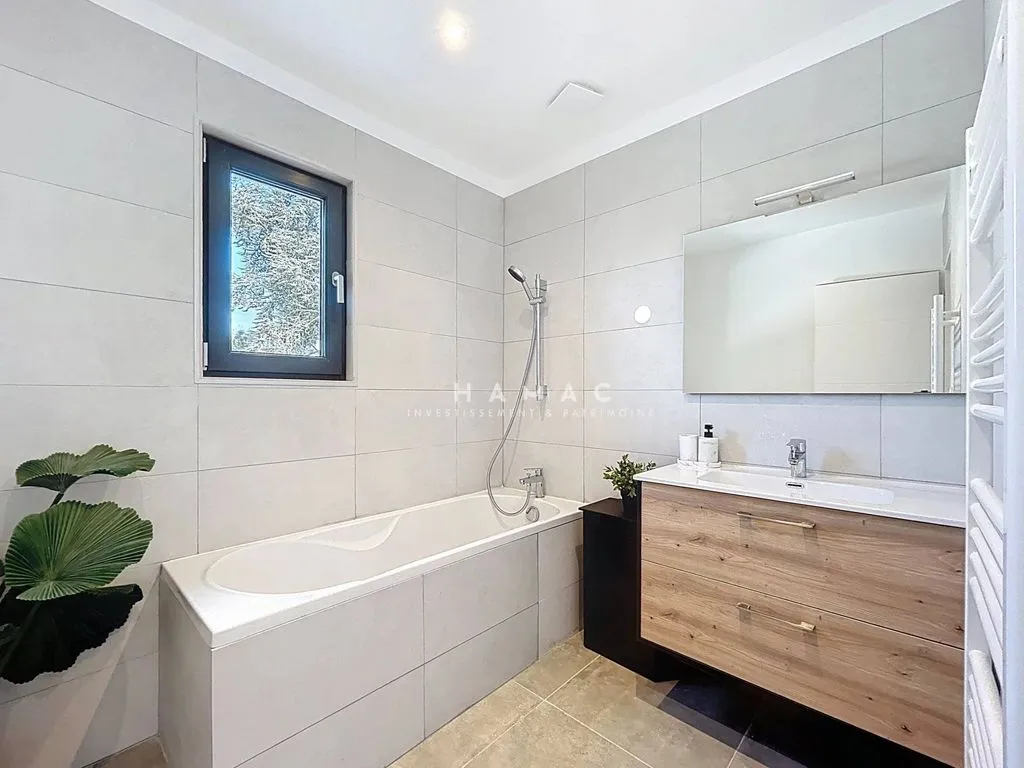 Vannitoad - Luxury House with City View in Tassin-la-Demi-Lune