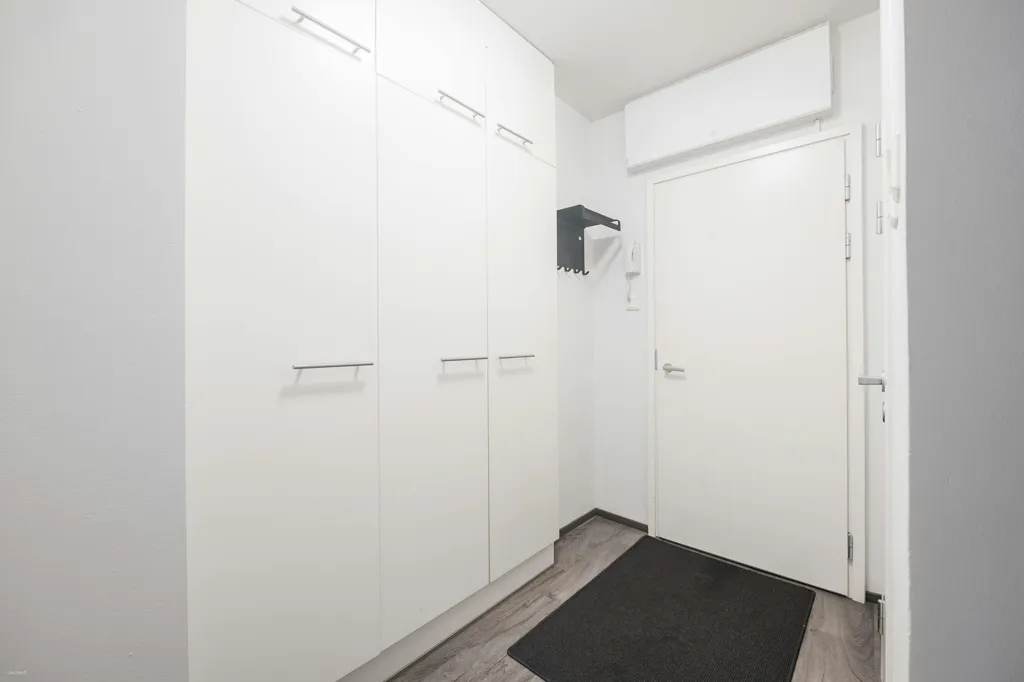 Hallway - 1-room apartment in Helsinki
