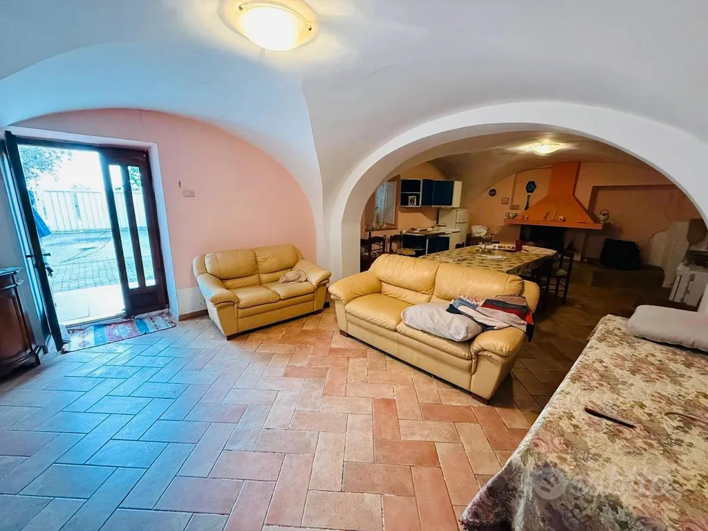 Elutuba - Villa with Perimeter Garden in Moscufo