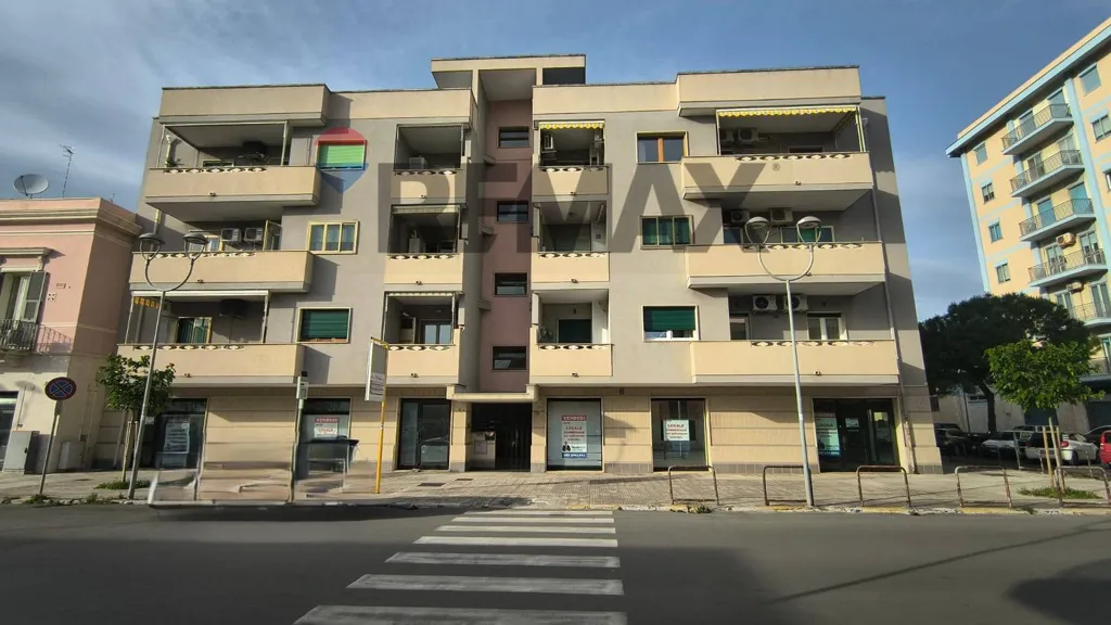 Välivaade - Large Warehouse near Stadio in Monopoli