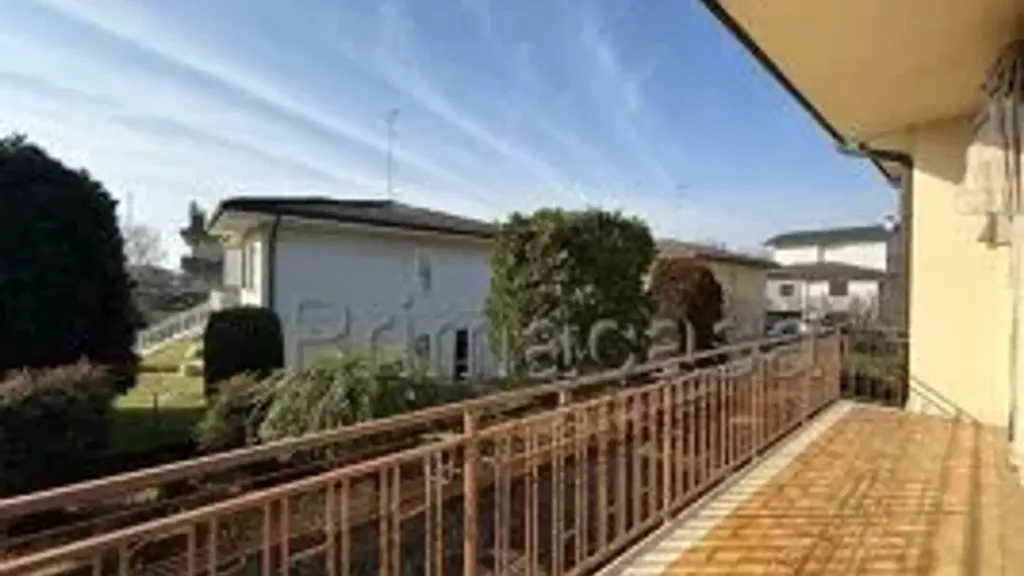 Balcony - Villa with Private Garden in Legnago