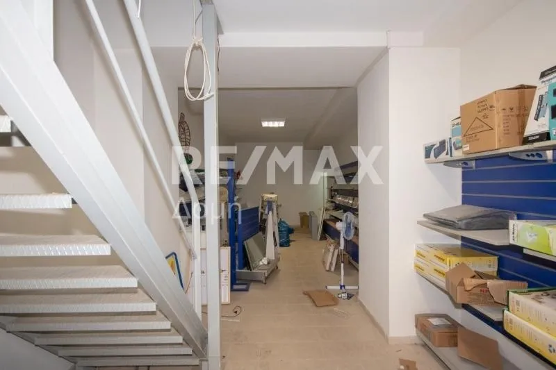 Toad - Commercial Space with Parking in Volos