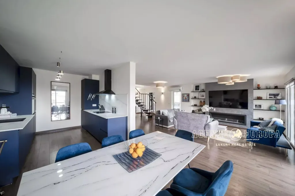 Söögituba - Renovated Penthouse with Sea Glimpse in Le Cannet