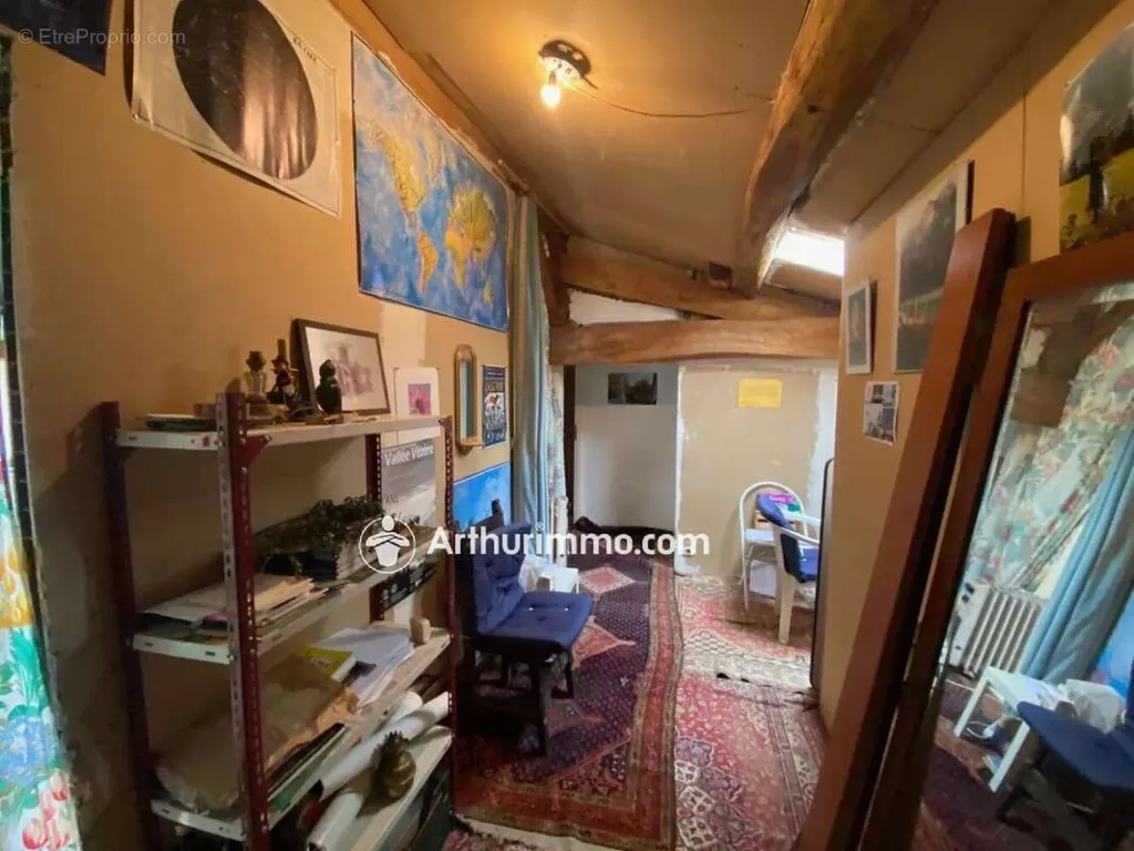 Magamistoad - Large Property with Multiple Units in Villefollet