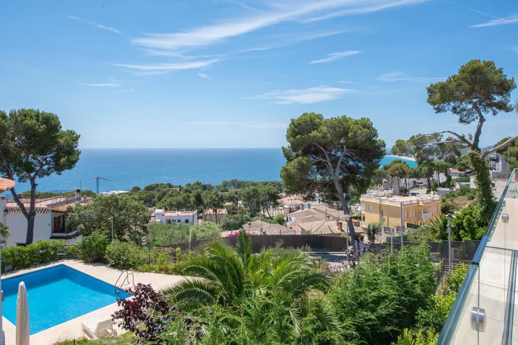 Piscine - Modern Villa with Sea Views in Sant Antoni