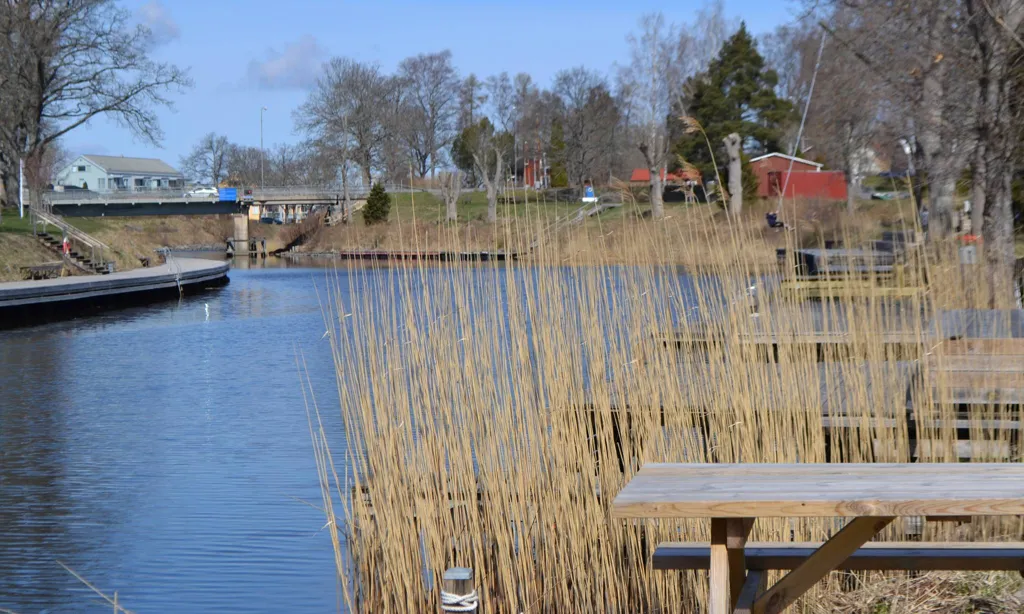 Buildable Plot with Canal View in Älmsta
