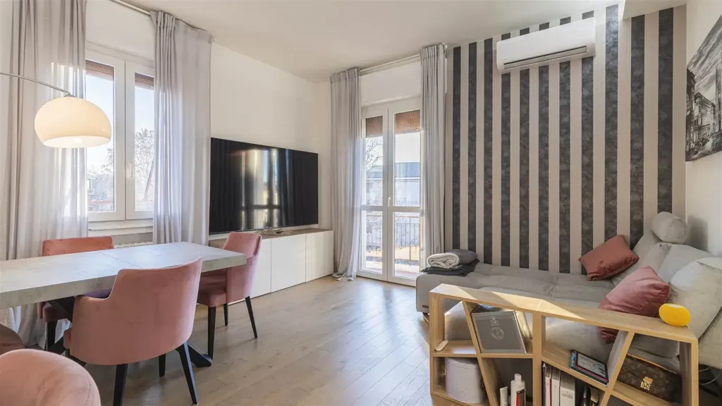 Elutuba - Rearranged Apartment with Balcony in Modena