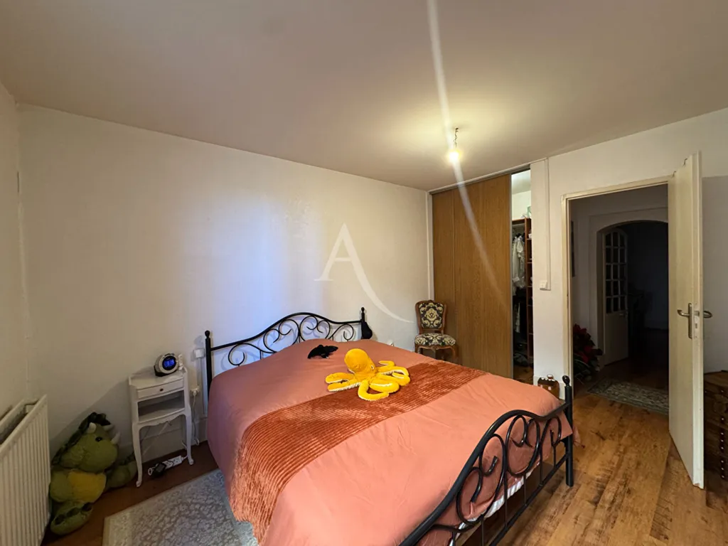 Magamistoad - 2-Bedroom Apartment with City Centre Location in Gaillac