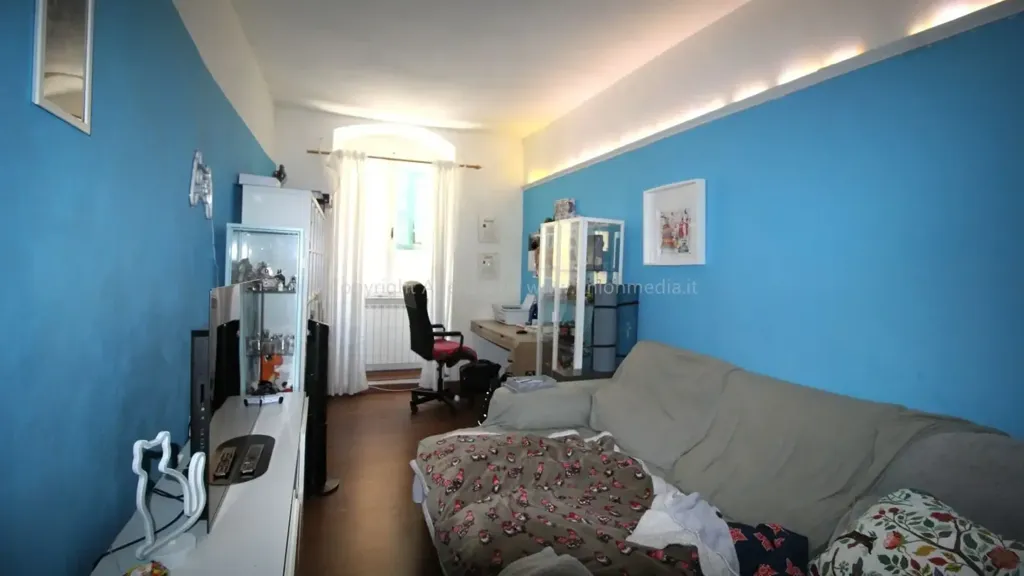 Séjour - Restored Apartment with Original Features in Sarzana