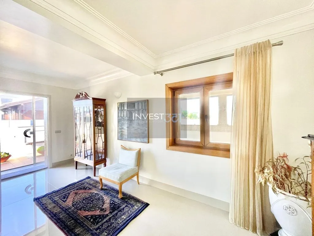 Hallway - Single-Story Villa with Terrace in Porto