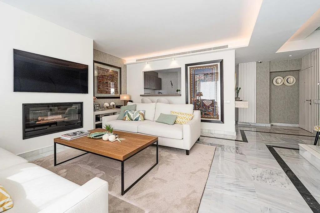 Elutuba - Duplex Penthouse with Pool in Marbella