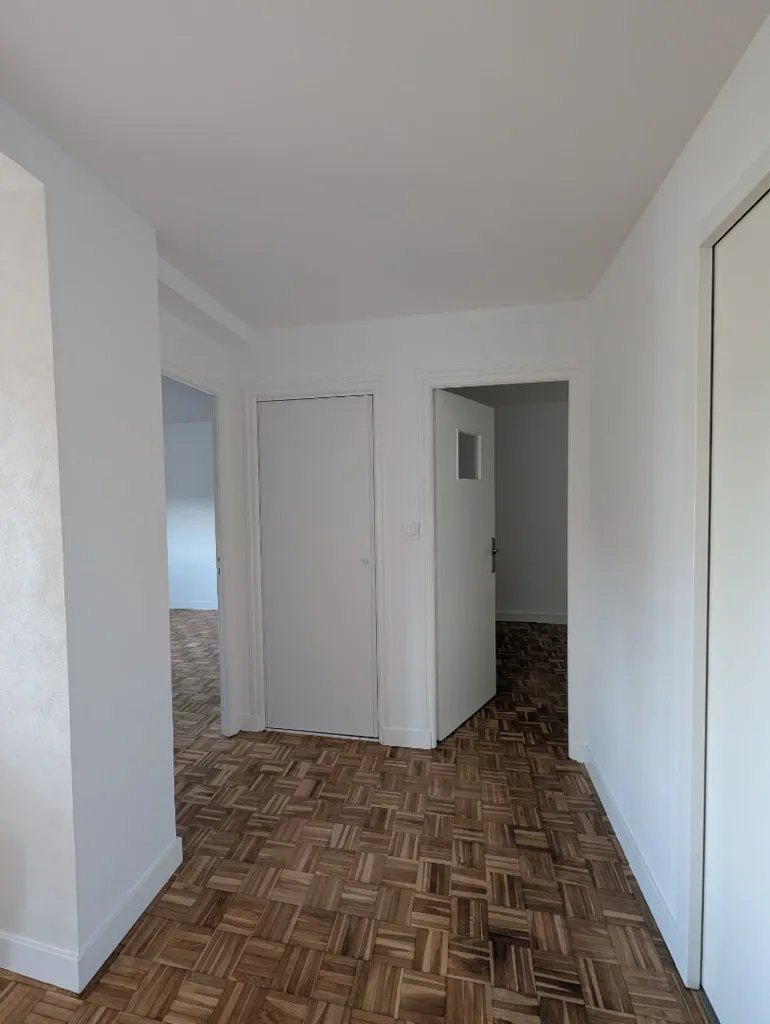 Toad - Renovated Flat with Balcony and View in Brest