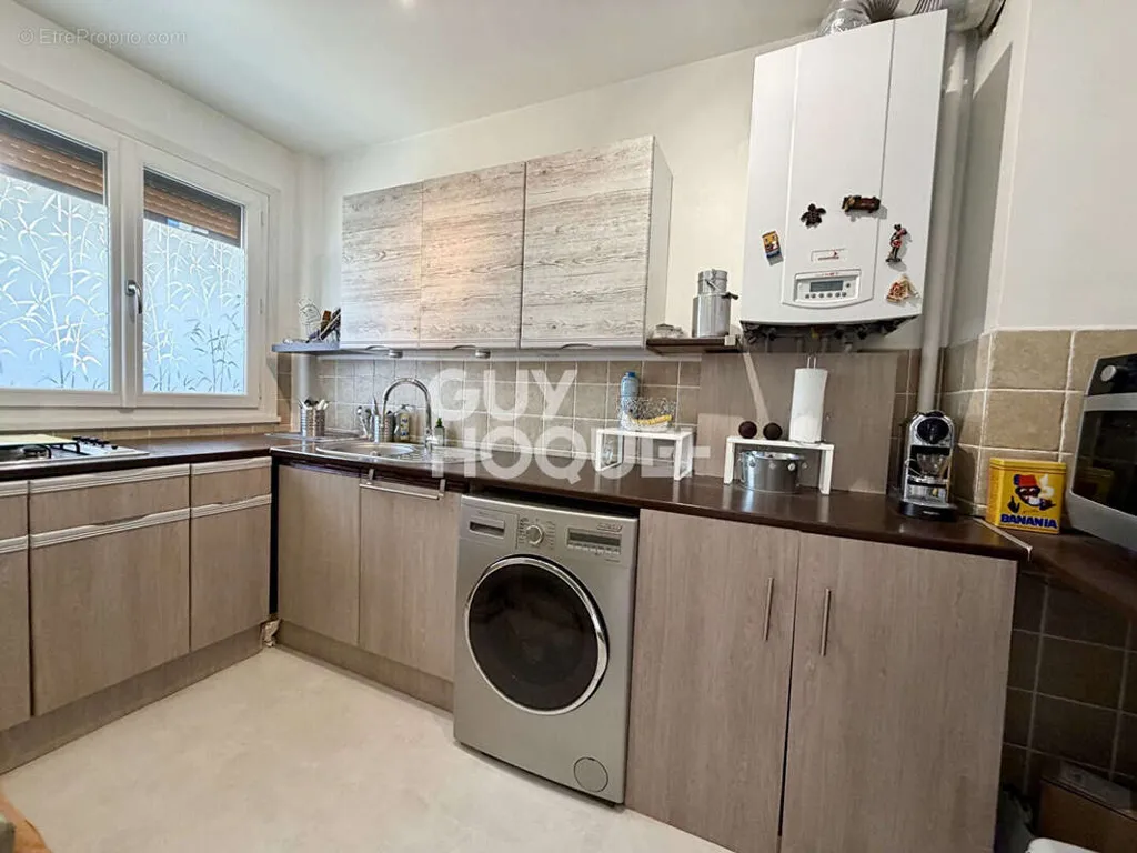 Cucina - Studio with Balcony in Neuilly-sur-Marne