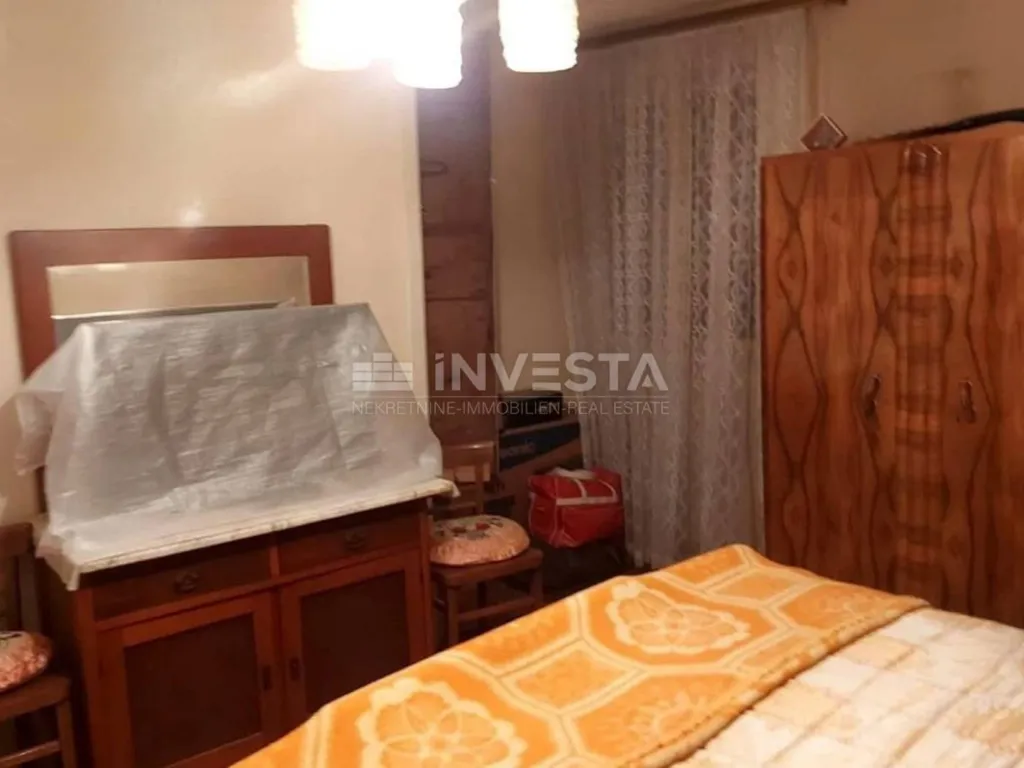 Chambres - Authentic Stone House with Multiple Entrances in Bale