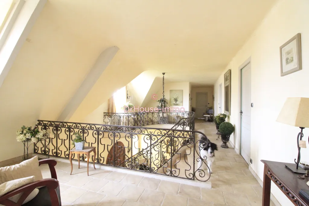 Ingresso - 10-Piece Manor with Marble Features in Beaumont-le-Roger
