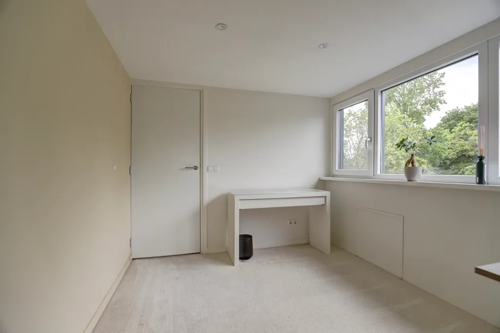 Bureau - Modernised Ajourwoning with Garden in Gouda