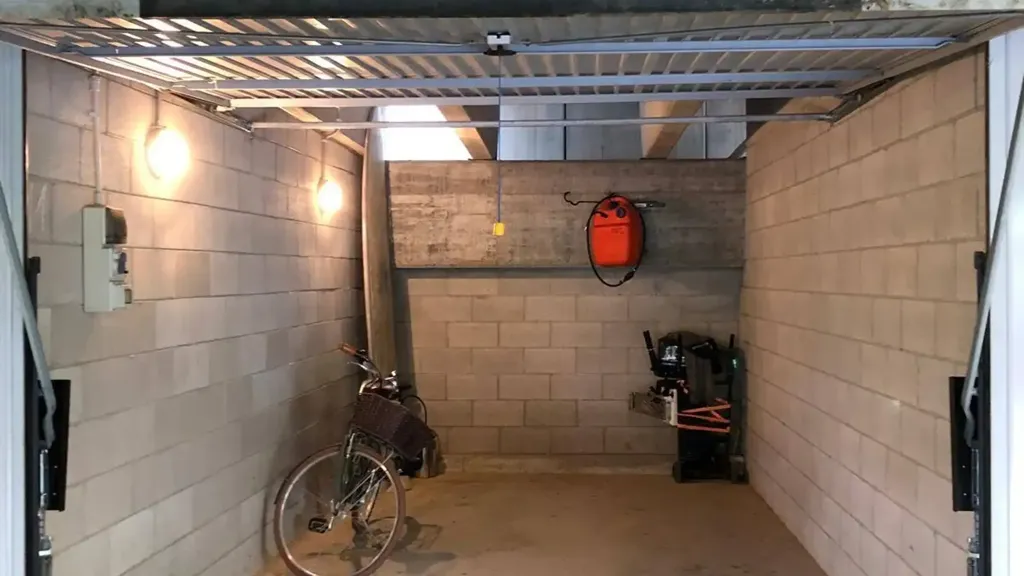 Garage - Seafront Studio with Terrace in Varazze