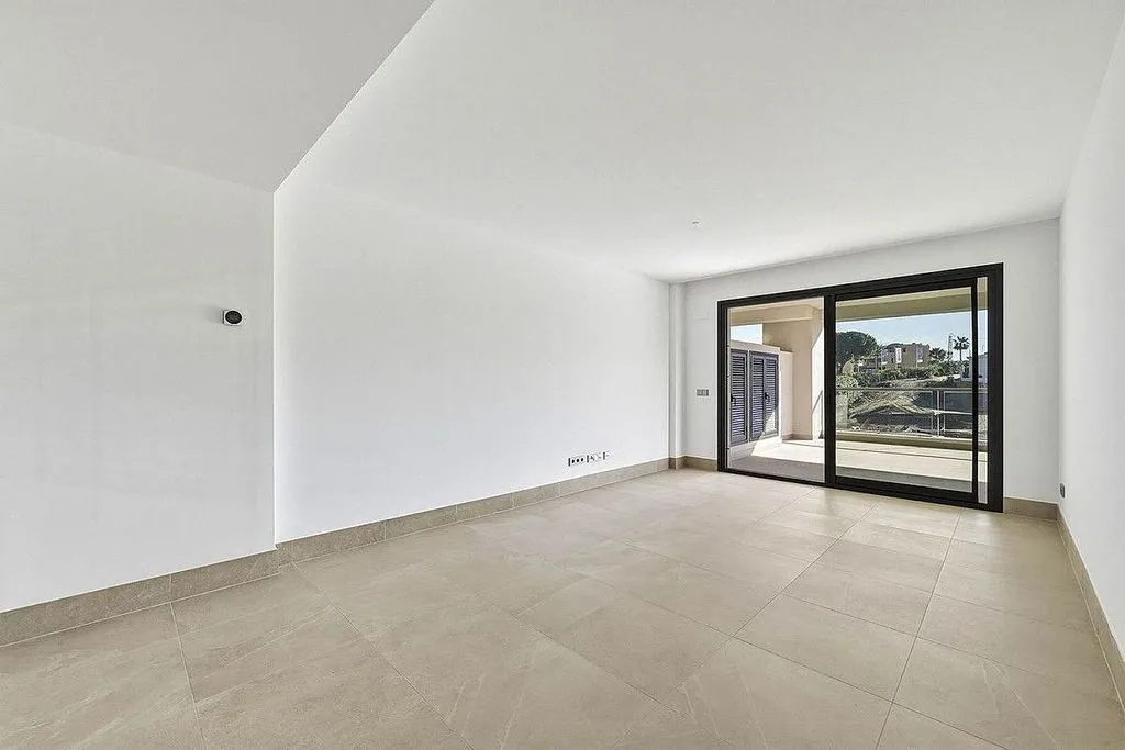 Stanze - Modern Corner Flat with Pool in Casares Beach