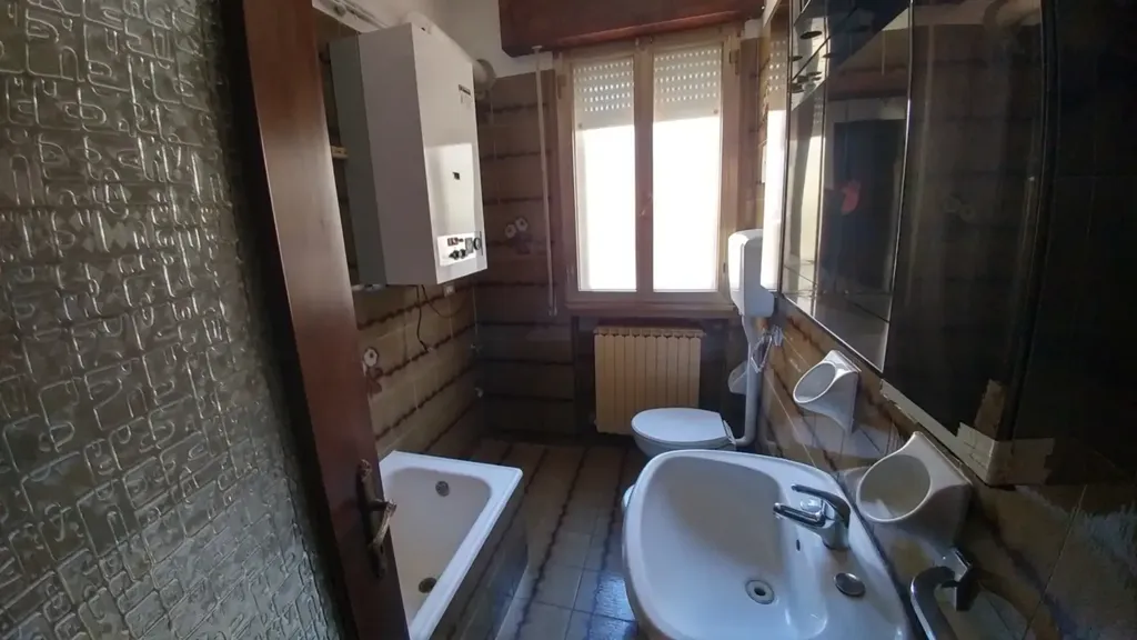 Salles de bain - Trilocale with Private Terrace in Zocca