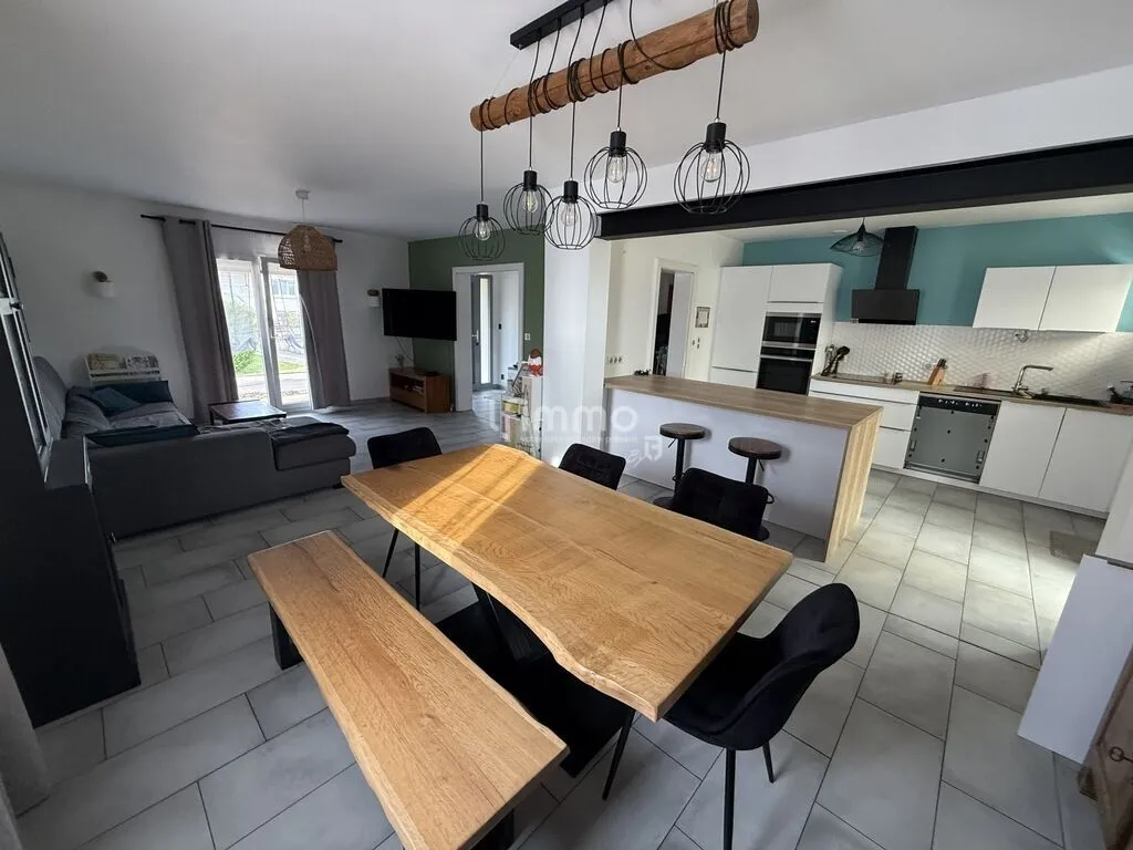 Söögituba - Renovated House with Veranda in Hestroff