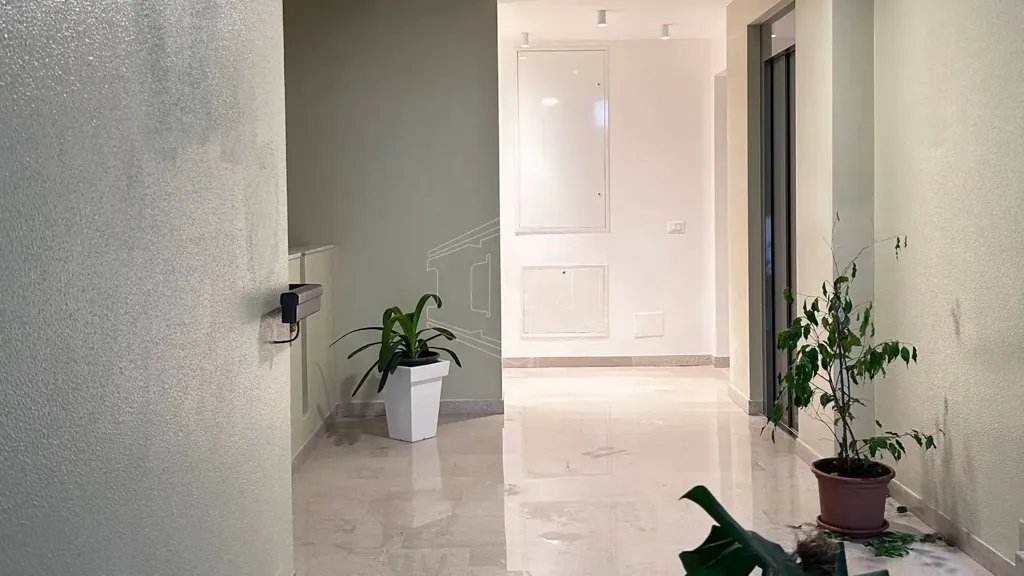 hallway_entrance