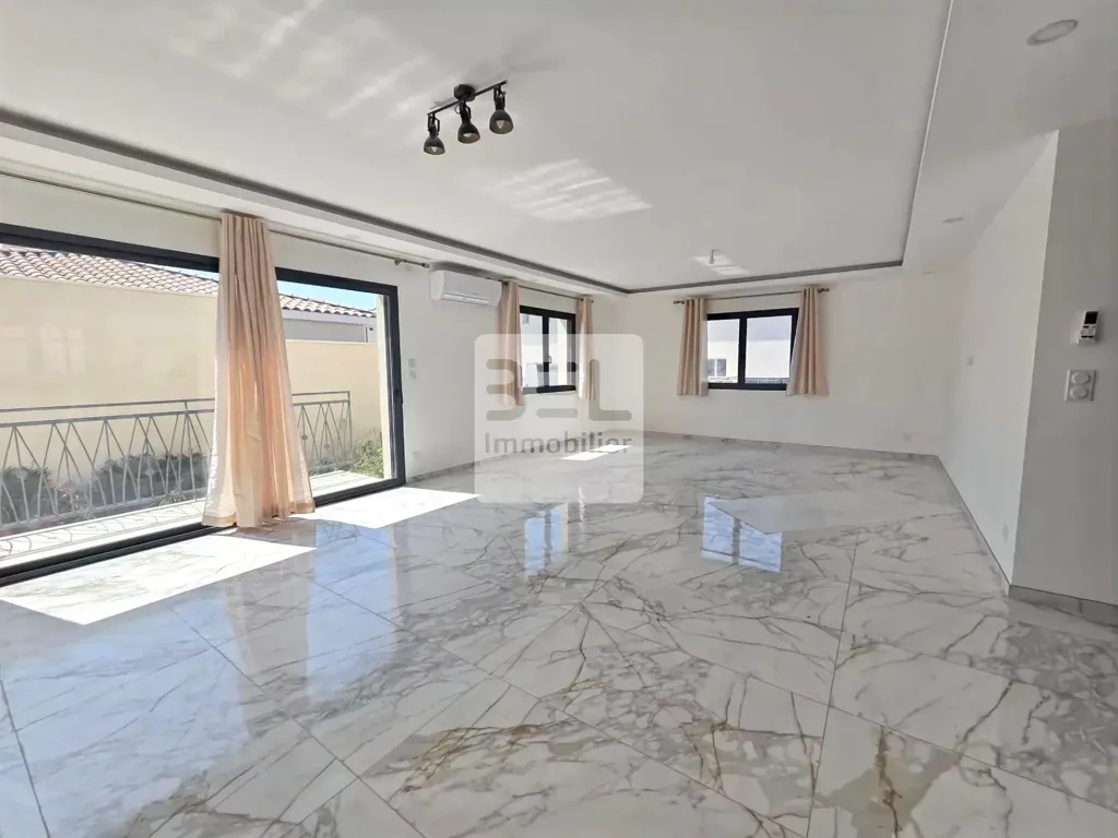 Soggiorno - Contemporary Villa with Garage in Nice