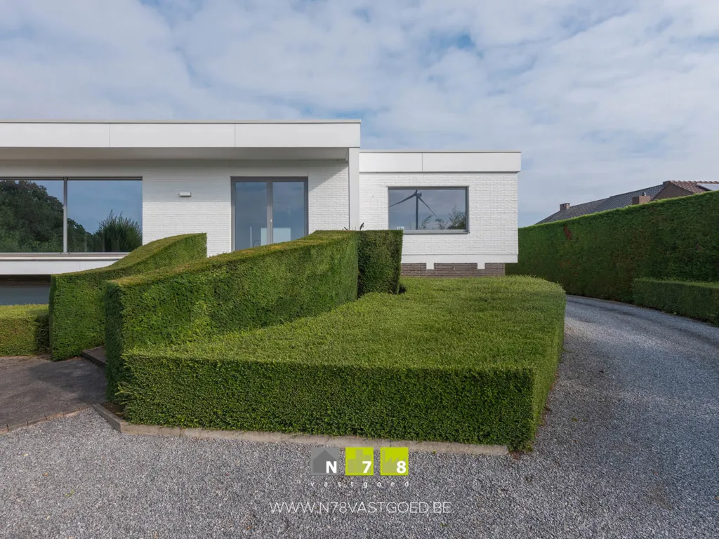 Extérieur - Villa Moderne avec Appartement et Garage à Dilsen