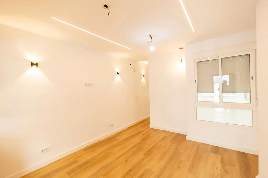 Toad - 2-Bedroom Flat with Balcony in Madrid