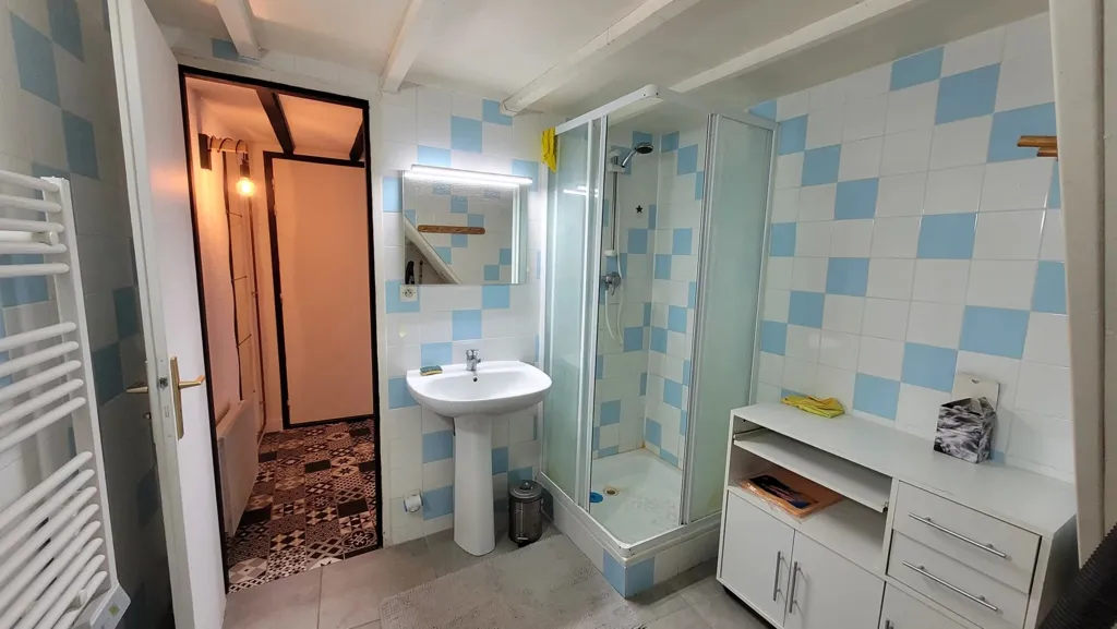 Salles de bain - Studio Meublé en Duplex en Centre-Ville