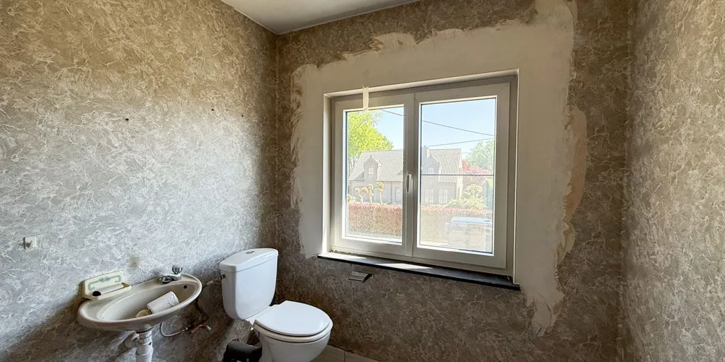 Salles de bain - Maison à Rénover avec Jardin en Top-Loc à Heusden-Zolder