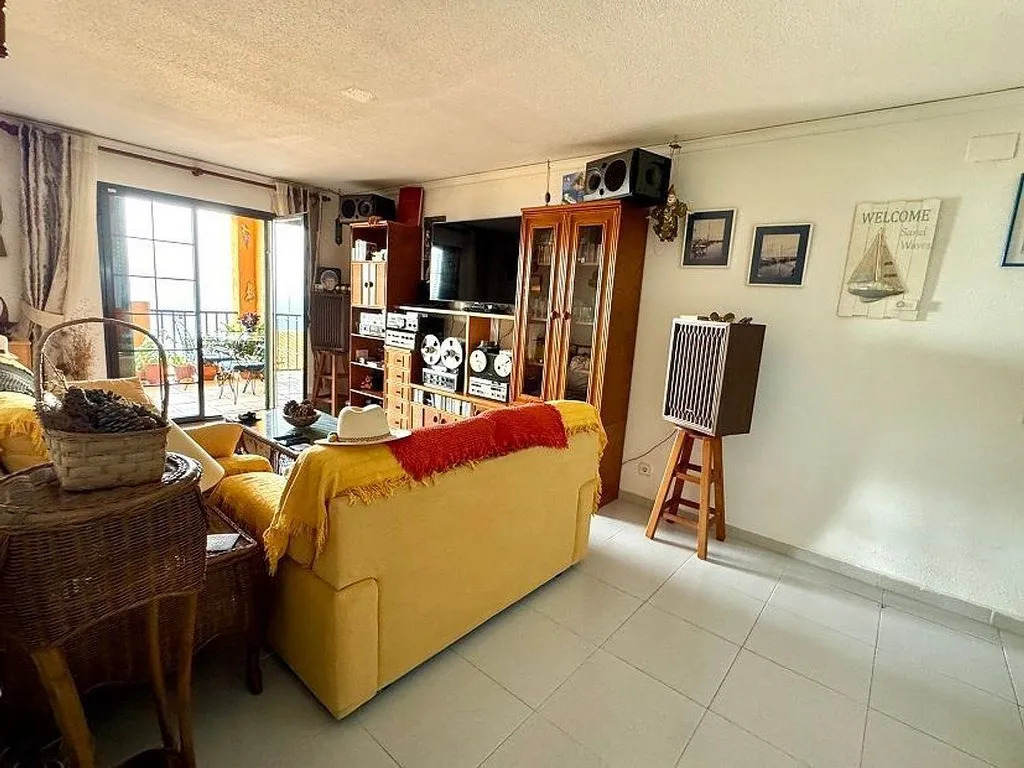 Séjour - Apartment with Pool and Sea View in Mascarat