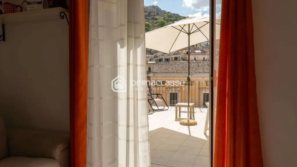 Pièces - Independent House with Panoramic Terrace in Modica