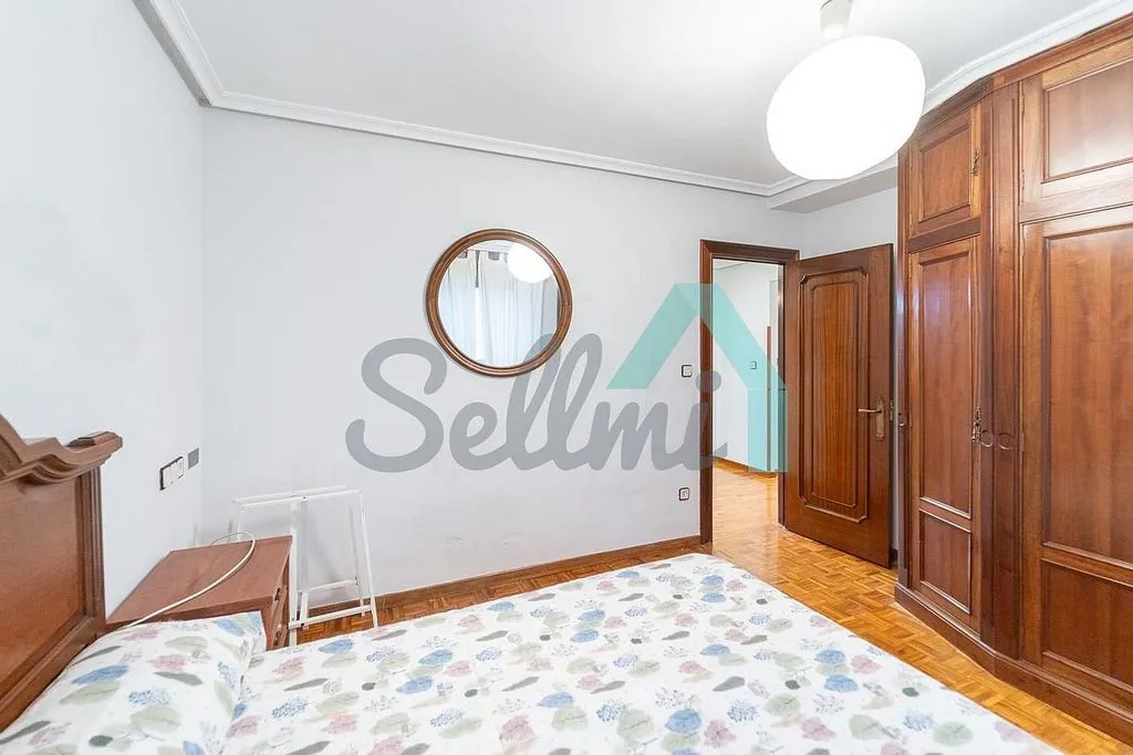 Magamistoad - Furnished Flat with West View in Oviedo