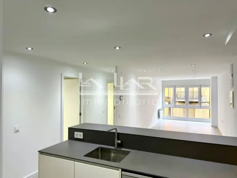 Cuisine - Modern Flat with Balcony in Vic Centre
