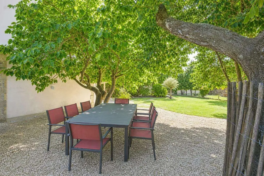 Terrace - Renovated Manor with Pool in Moussac