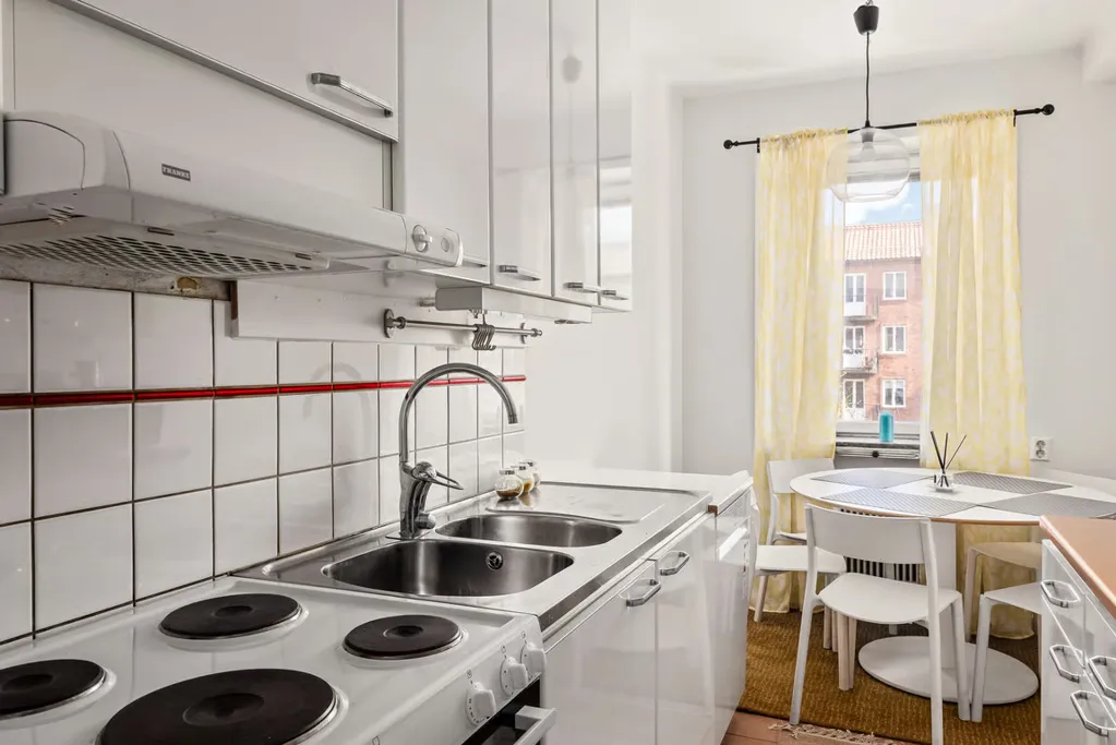 Cuisine - Funkis Flat with South-Facing Balcony in Stockholm