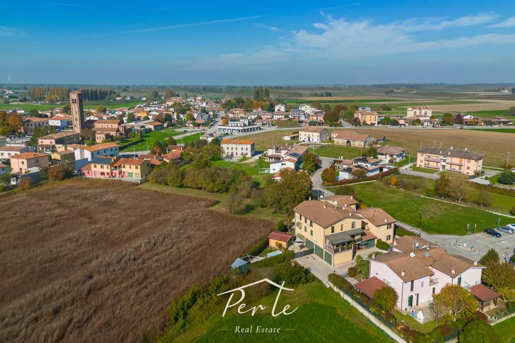 Vue aérienne - Duplex with Garden and Pool in Borgo Mantovano