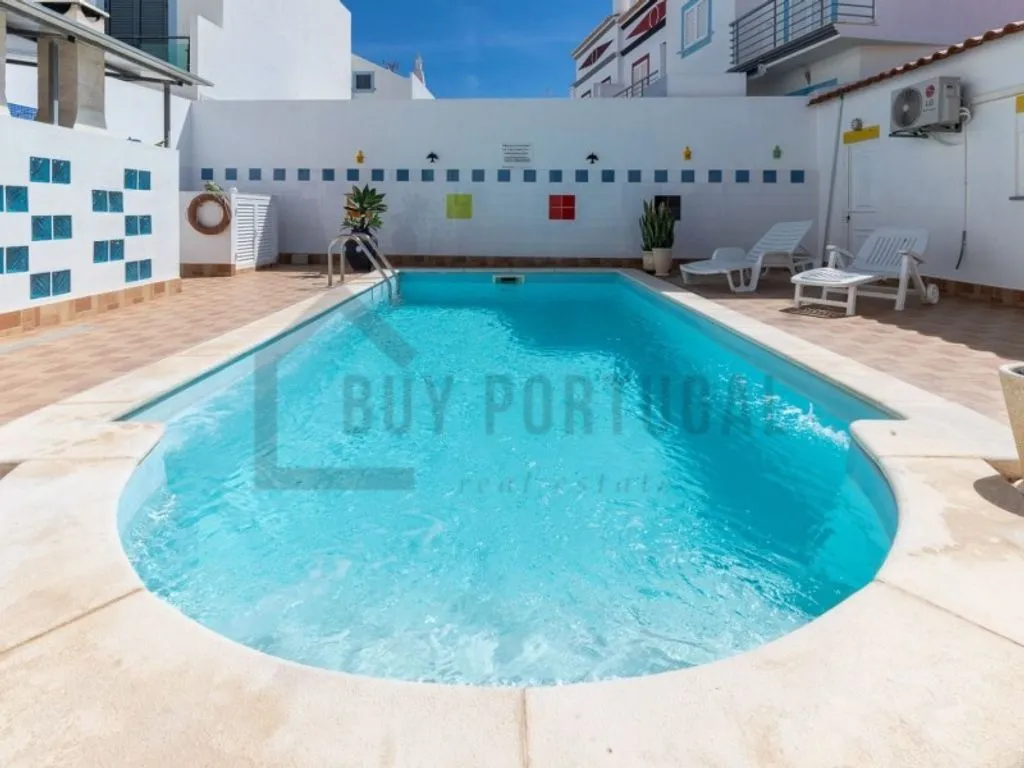 Piscine - Villa with 7 Apartments in Manta Rota